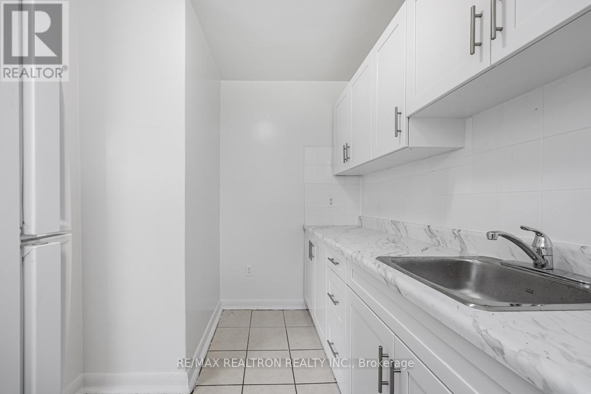 304 - 4 Hill Heights Road, Toronto (Stonegate-Queensway), Ontario  M8Y 1Z1 - Photo 13 - W12795944