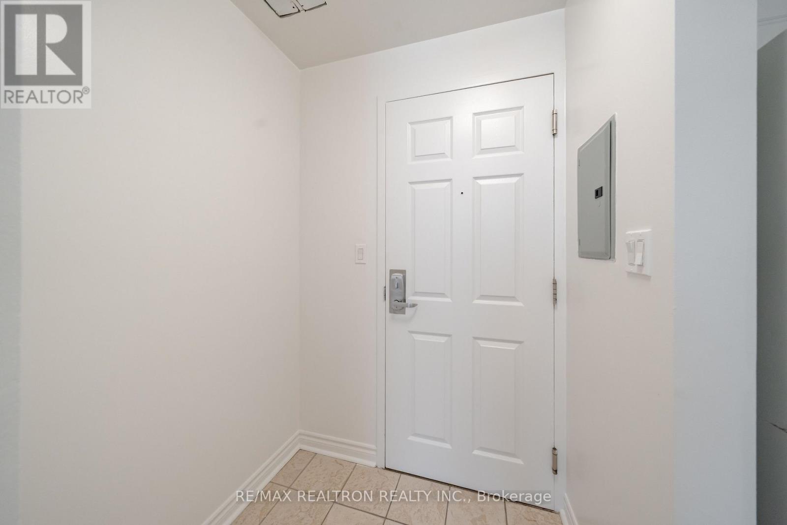 221 - 1401 Dupont Street, Toronto, Ontario  M6H 4J7 - Photo 6 - W12798476