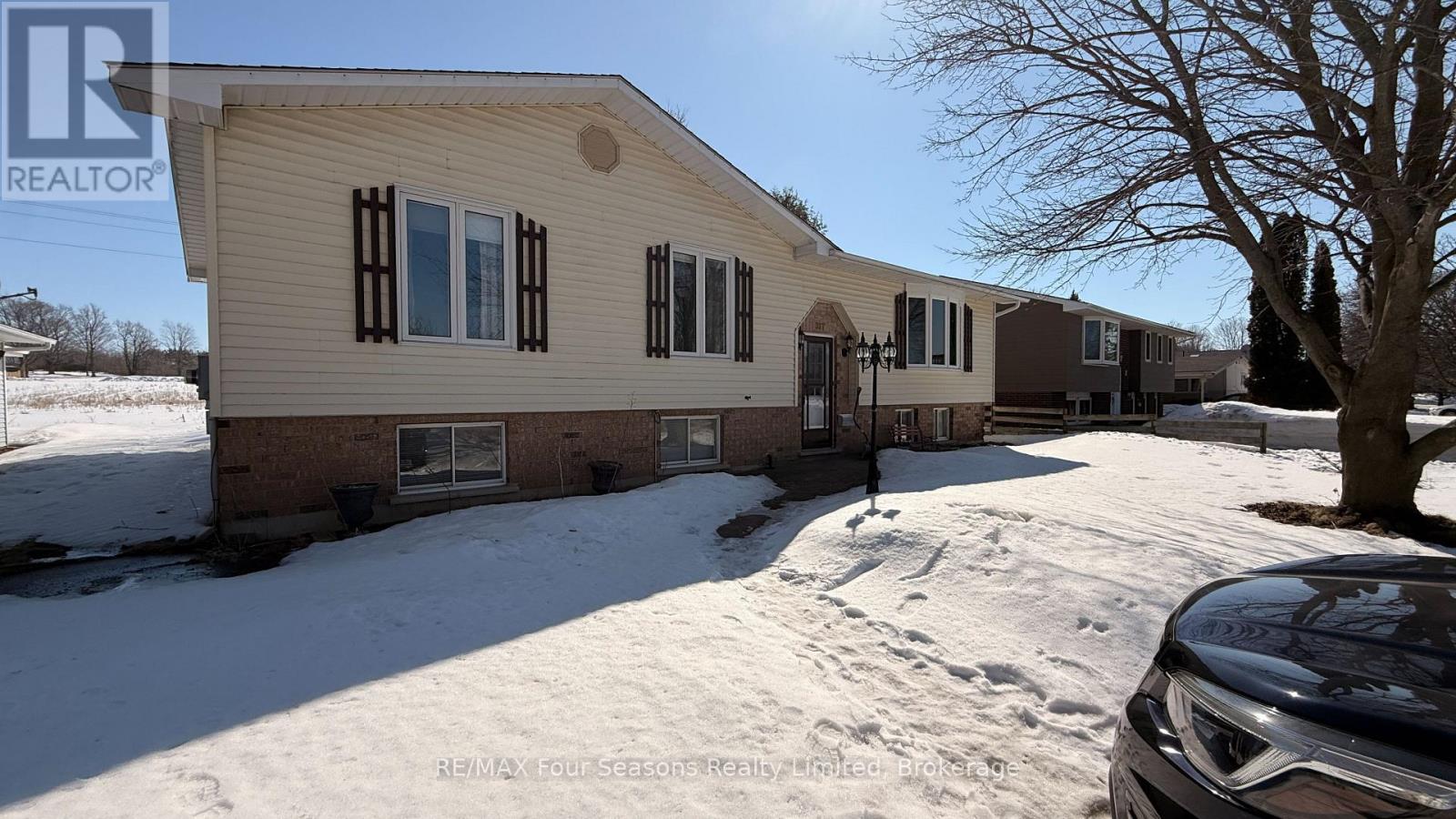 317 Bricker Street, Saugeen Shores, Ontario  N0H 2C1 - Photo 5 - X12847768
