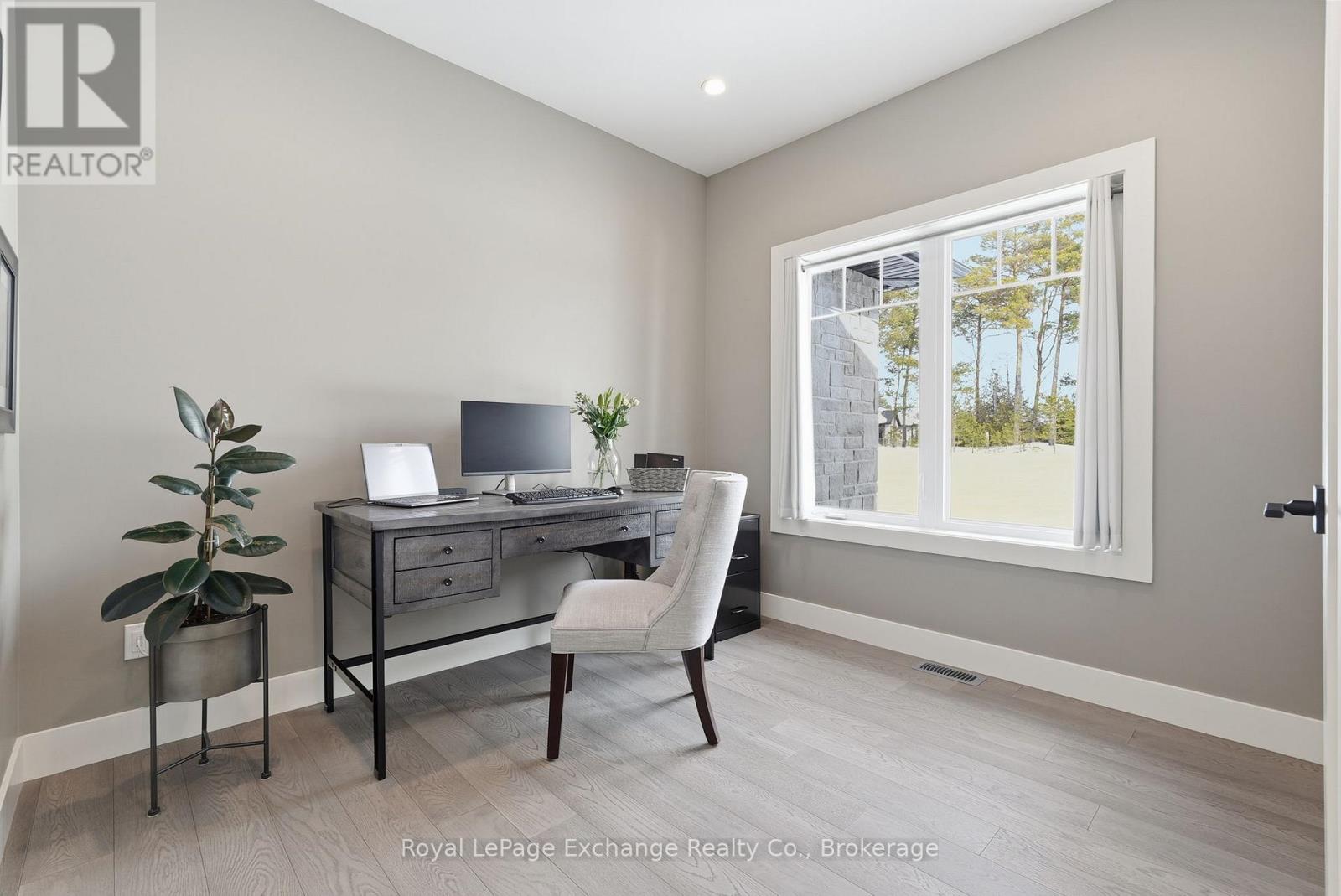 150 Louise Creek Crescent, West Grey, Ontario  N0G 1S0 - Photo 12 - X12847818