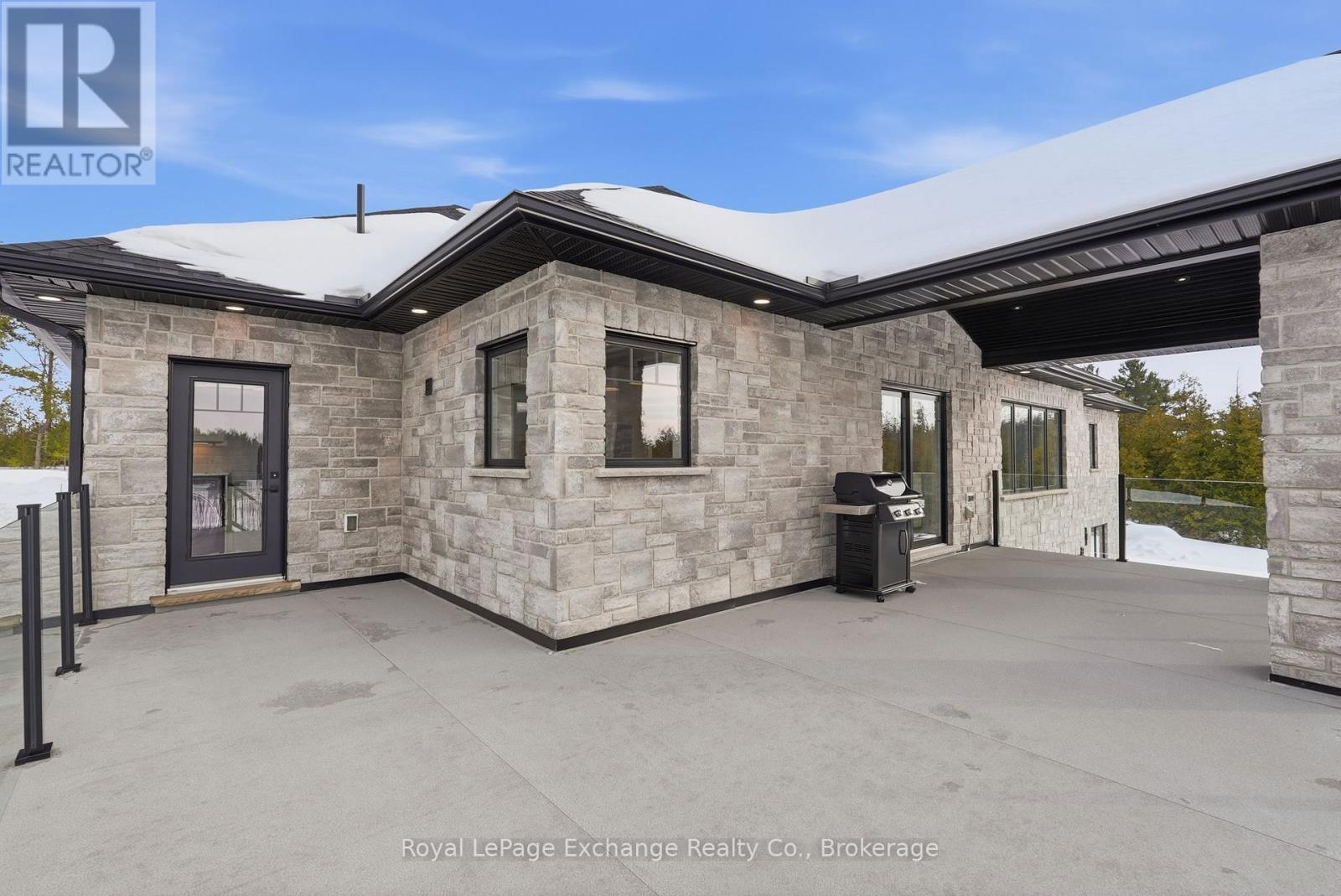 150 Louise Creek Crescent, West Grey, Ontario  N0G 1S0 - Photo 45 - X12847818