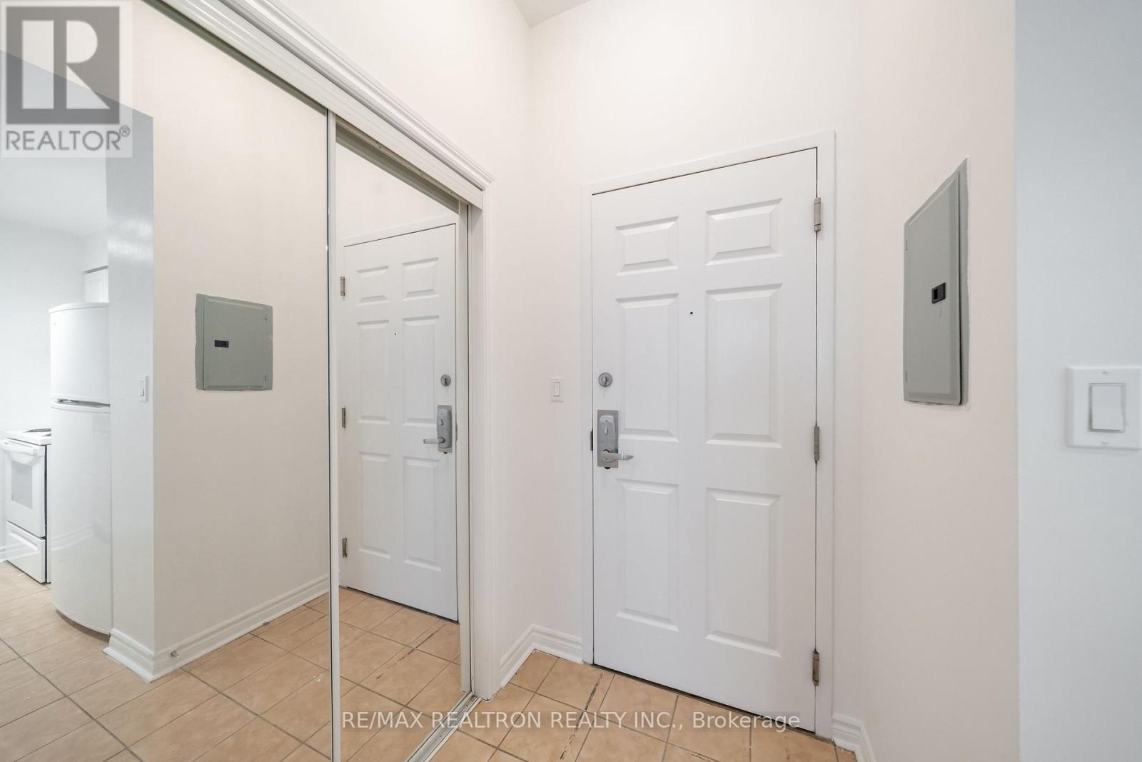 210 - 1407 Dupont Street, Toronto, Ontario  M6H 4J7 - Photo 7 - W12799492