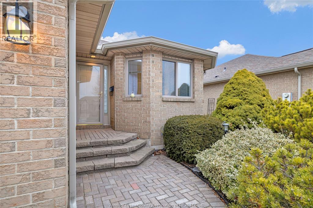 1036 Imperial Crescent, Windsor, Ontario  N9G 2T3 - Photo 4 - 26004537