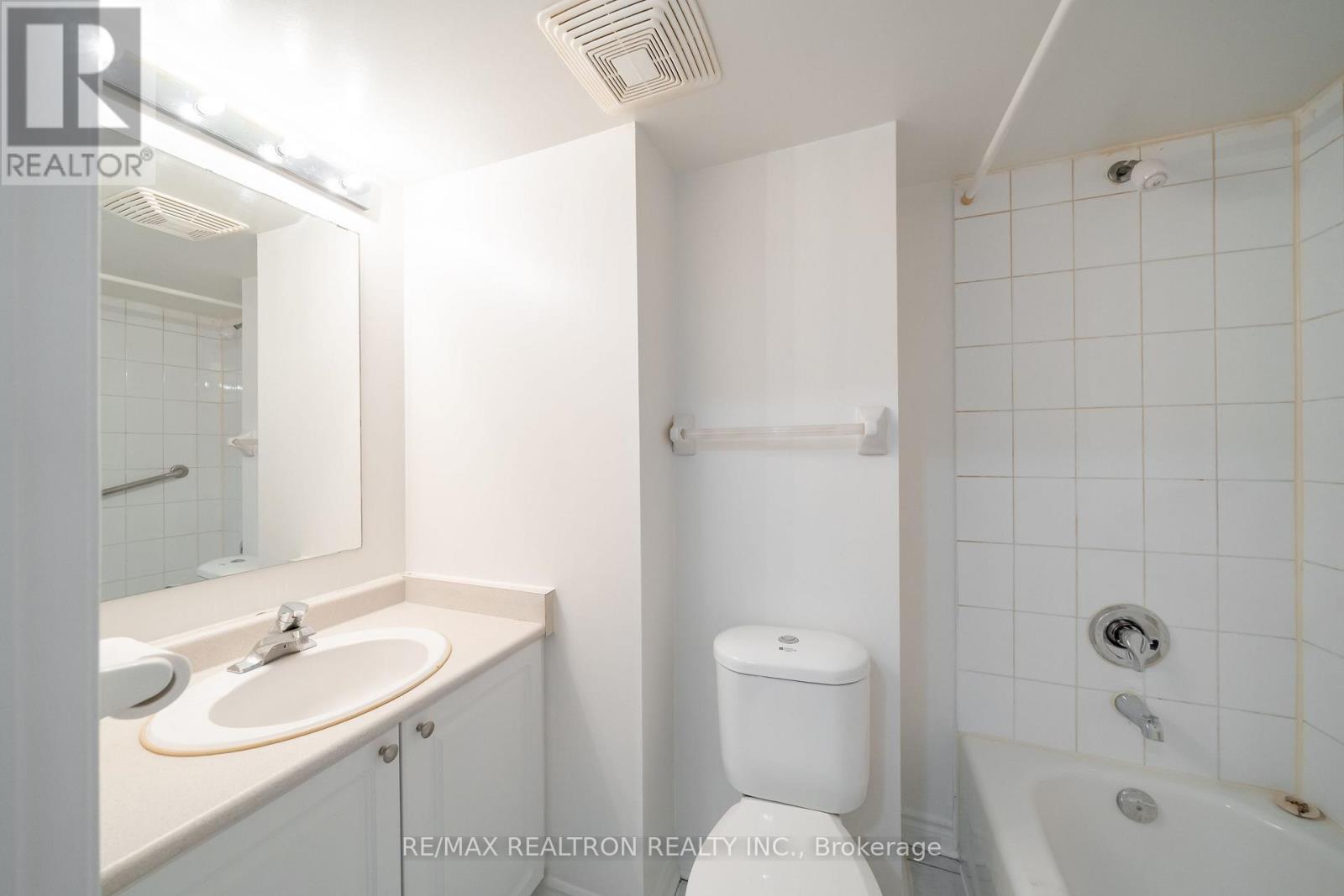 210 - 1407 Dupont Street, Toronto, Ontario  M6H 4J7 - Photo 8 - W12799492