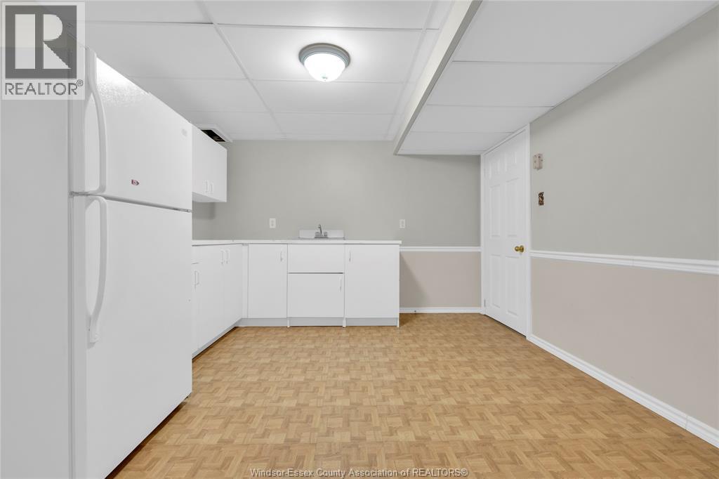 1036 Imperial Crescent, Windsor, Ontario  N9G 2T3 - Photo 13 - 26004537