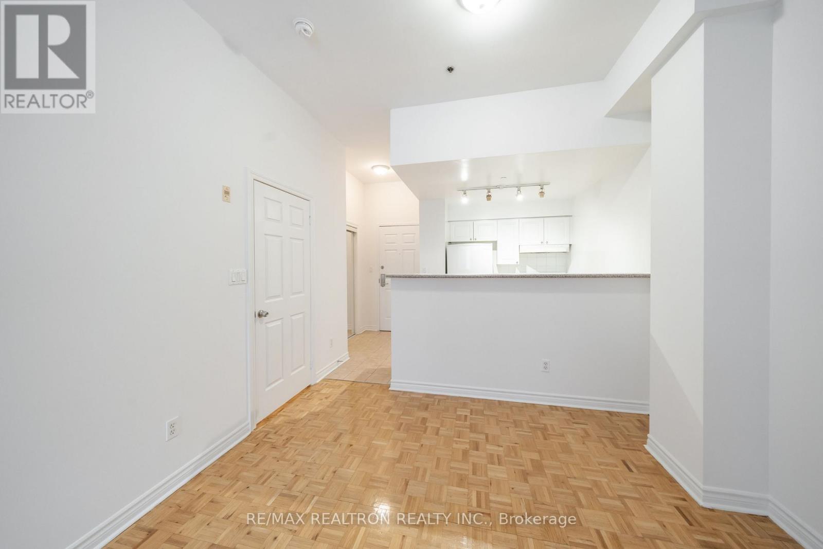 210 - 1407 Dupont Street, Toronto, Ontario  M6H 4J7 - Photo 3 - W12799492