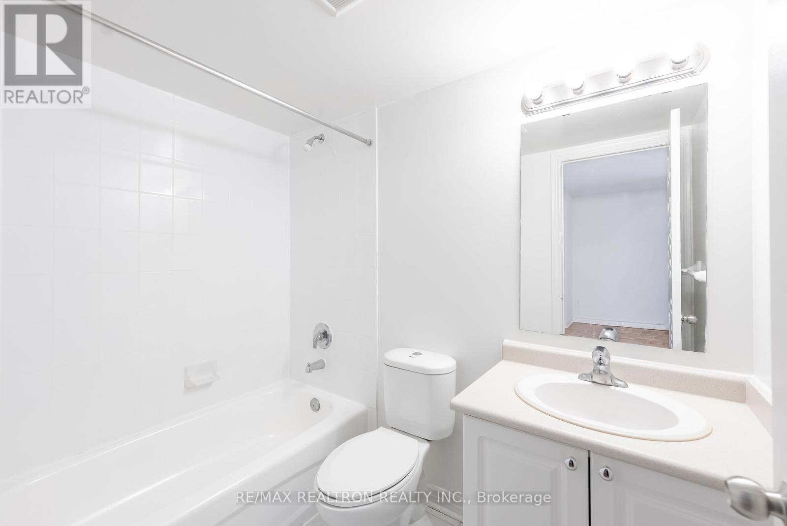 107 - 1407 Dupont Street, Toronto, Ontario  M6H 4J7 - Photo 8 - W12798860