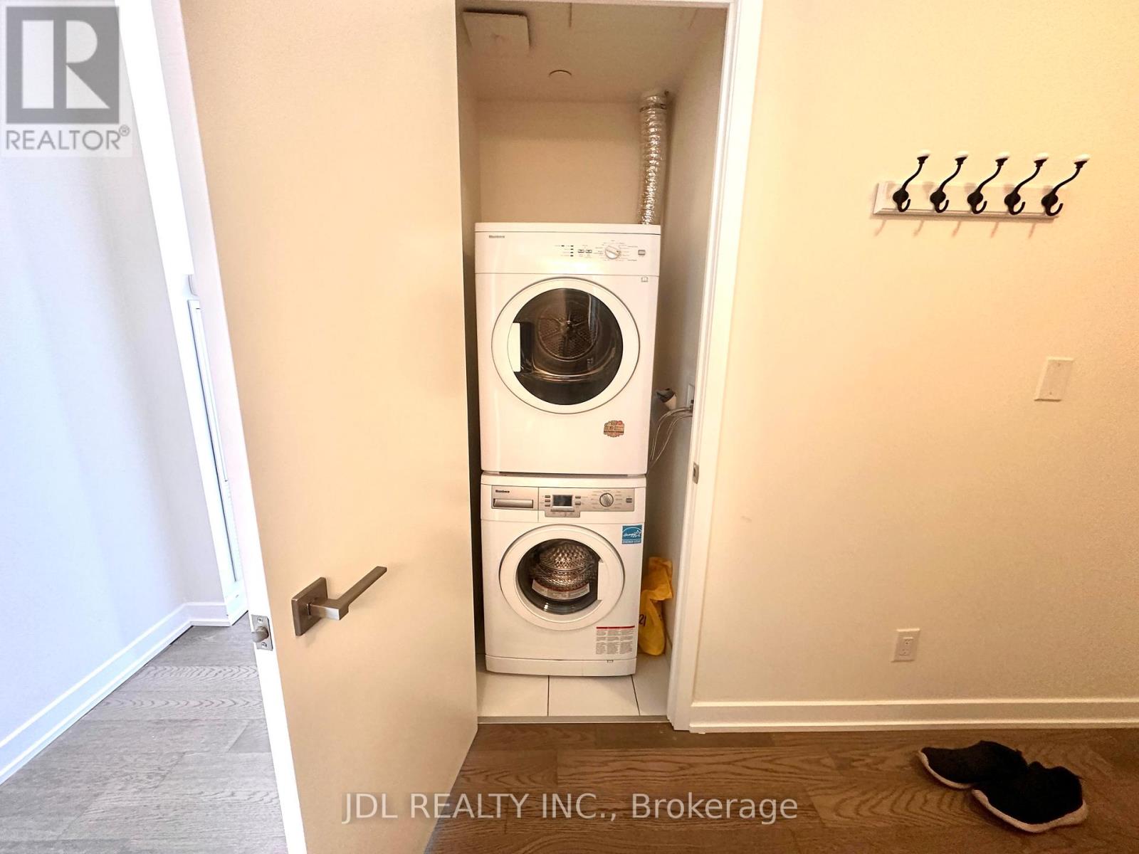 1801 - 17 Dundonald Street, Toronto, Ontario  M4Y 1K3 - Photo 10 - C12847896