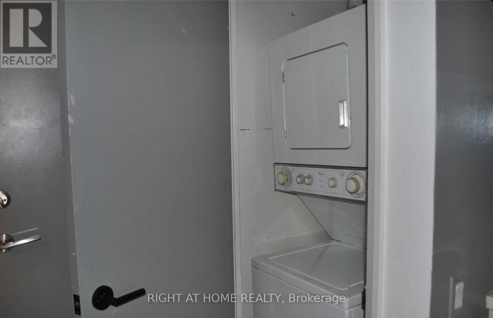 303 - 25 Carlton Street, Toronto, Ontario  M5B 1L4 - Photo 12 - C12847958