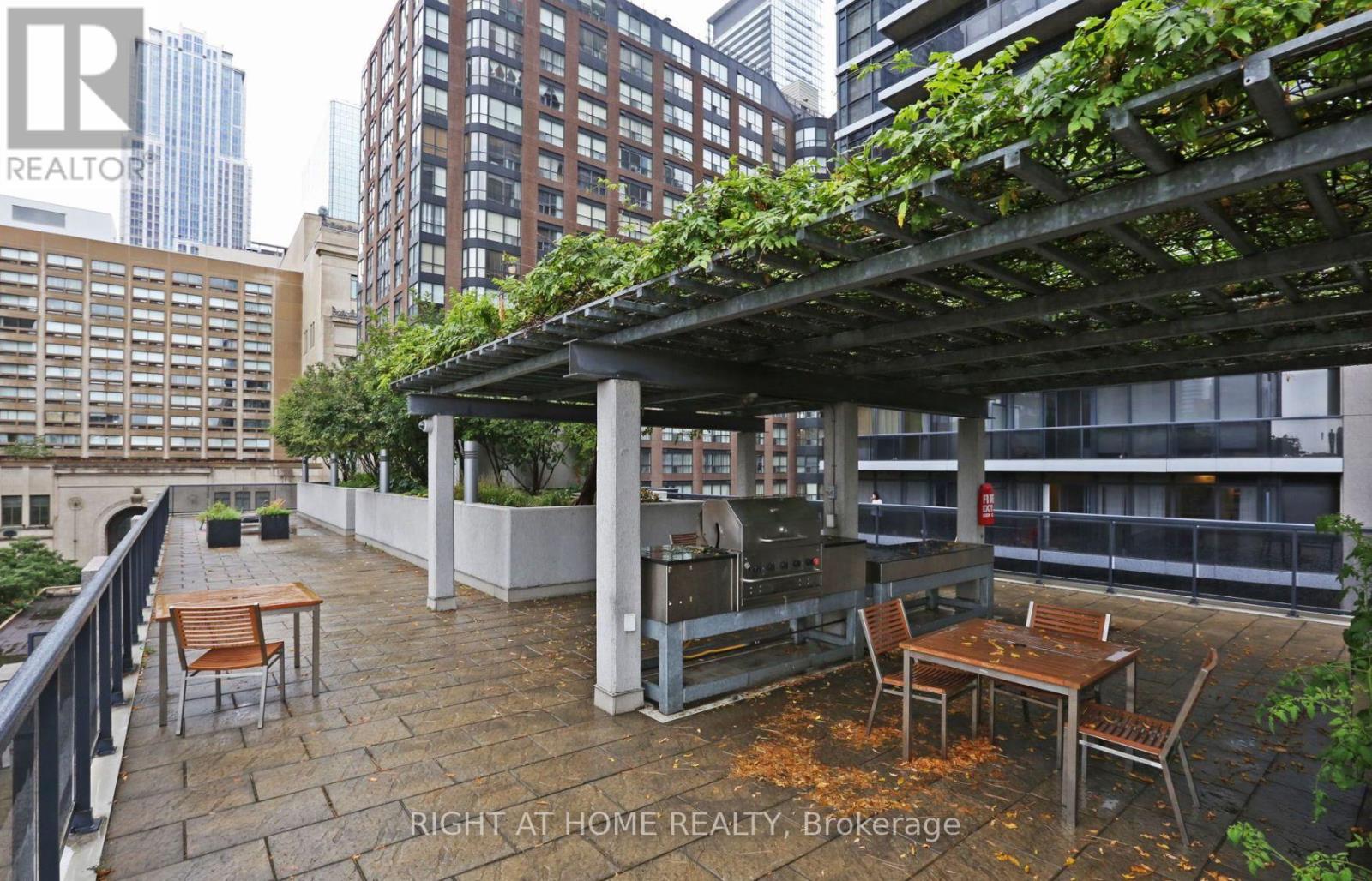 303 - 25 Carlton Street, Toronto, Ontario  M5B 1L4 - Photo 13 - C12847958