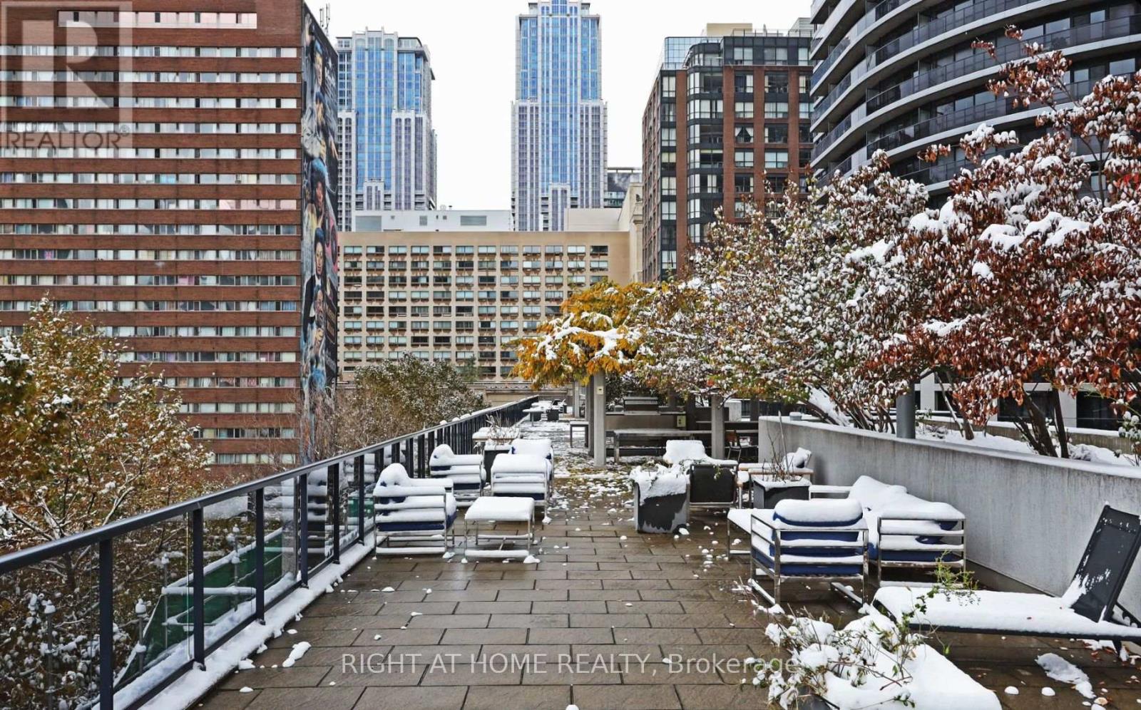 303 - 25 Carlton Street, Toronto, Ontario  M5B 1L4 - Photo 18 - C12847958