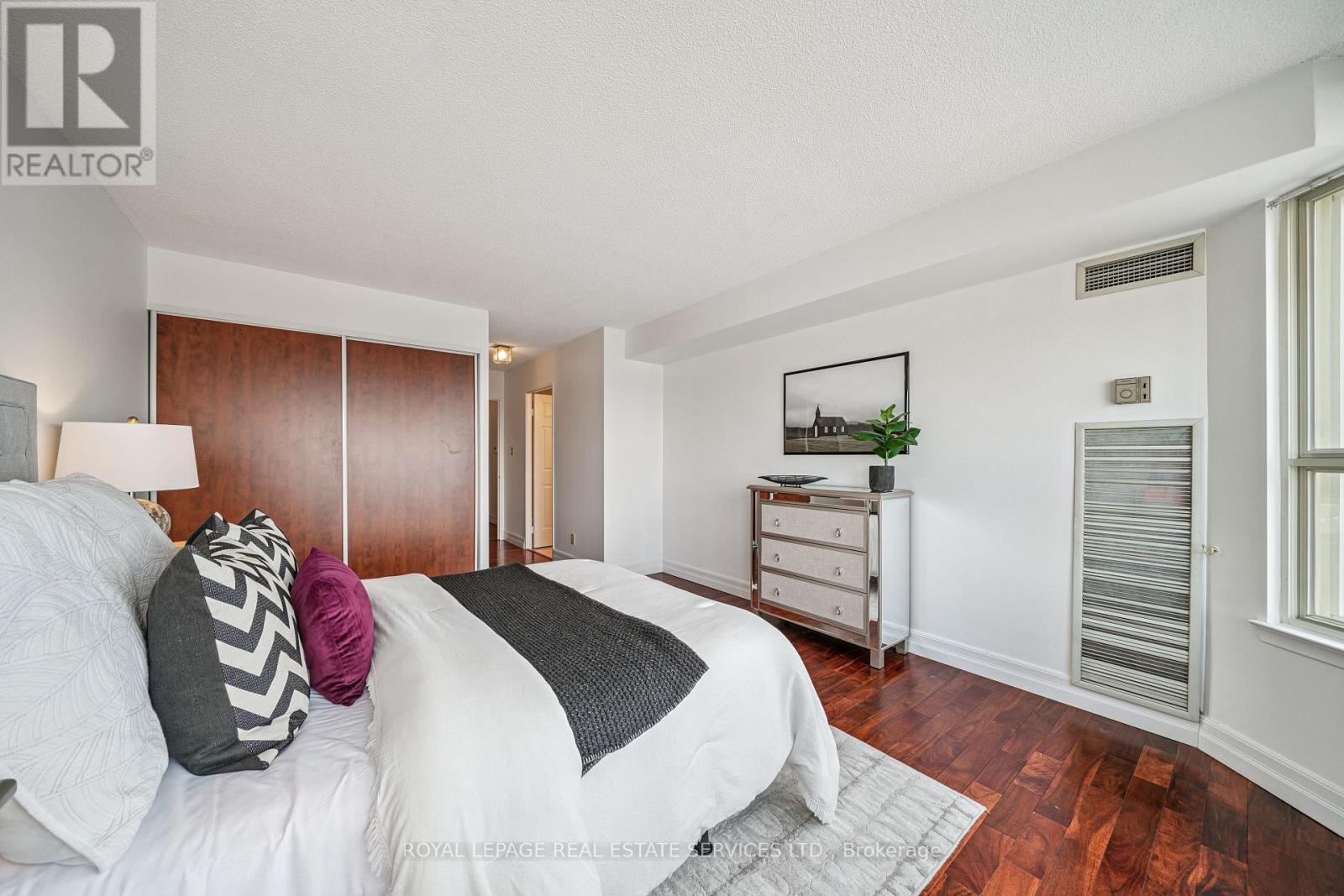 1716 - 268 Ridley Boulevard, Toronto, Ontario  M5M 4N3 - Photo 18 - C12847960