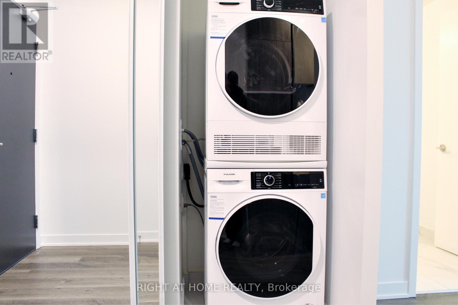 1018 - 180 Front Street E, Toronto, Ontario  M5A 0A9 - Photo 12 - C12847966