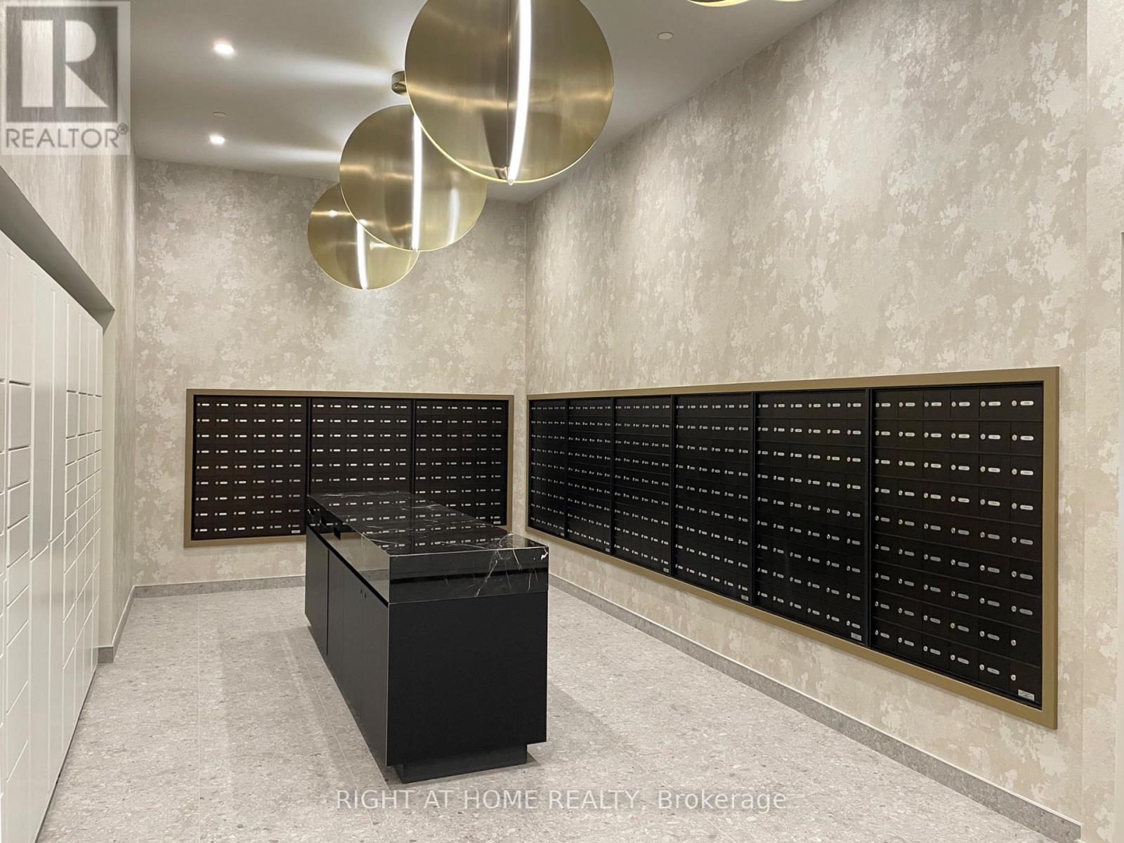 1018 - 180 Front Street E, Toronto, Ontario  M5A 0A9 - Photo 5 - C12847966