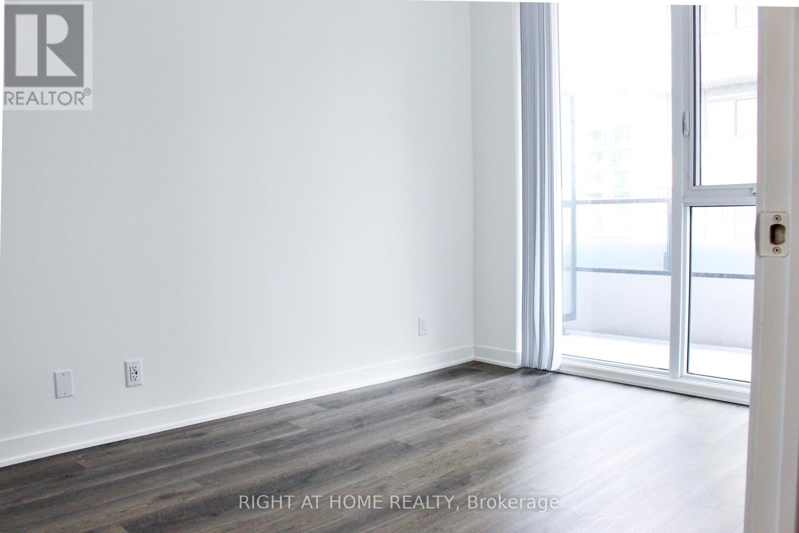 1018 - 180 Front Street E, Toronto, Ontario  M5A 0A9 - Photo 8 - C12847966