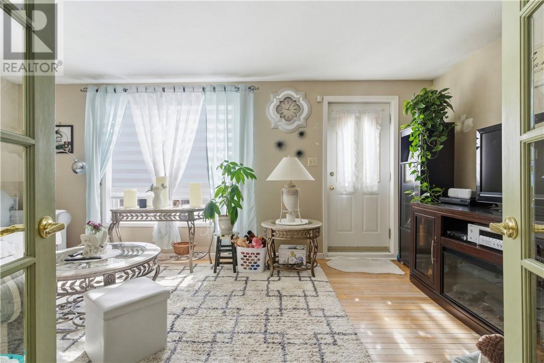 16 Dell Street, Sudbury, Ontario P3C 2X8 - Photo 4 - 2126685