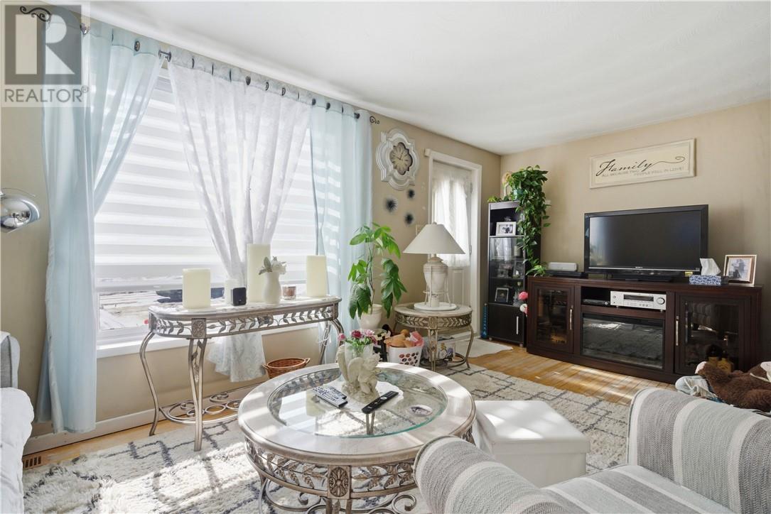 16 Dell Street, Sudbury, Ontario P3C 2X8 - Photo 5 - 2126685