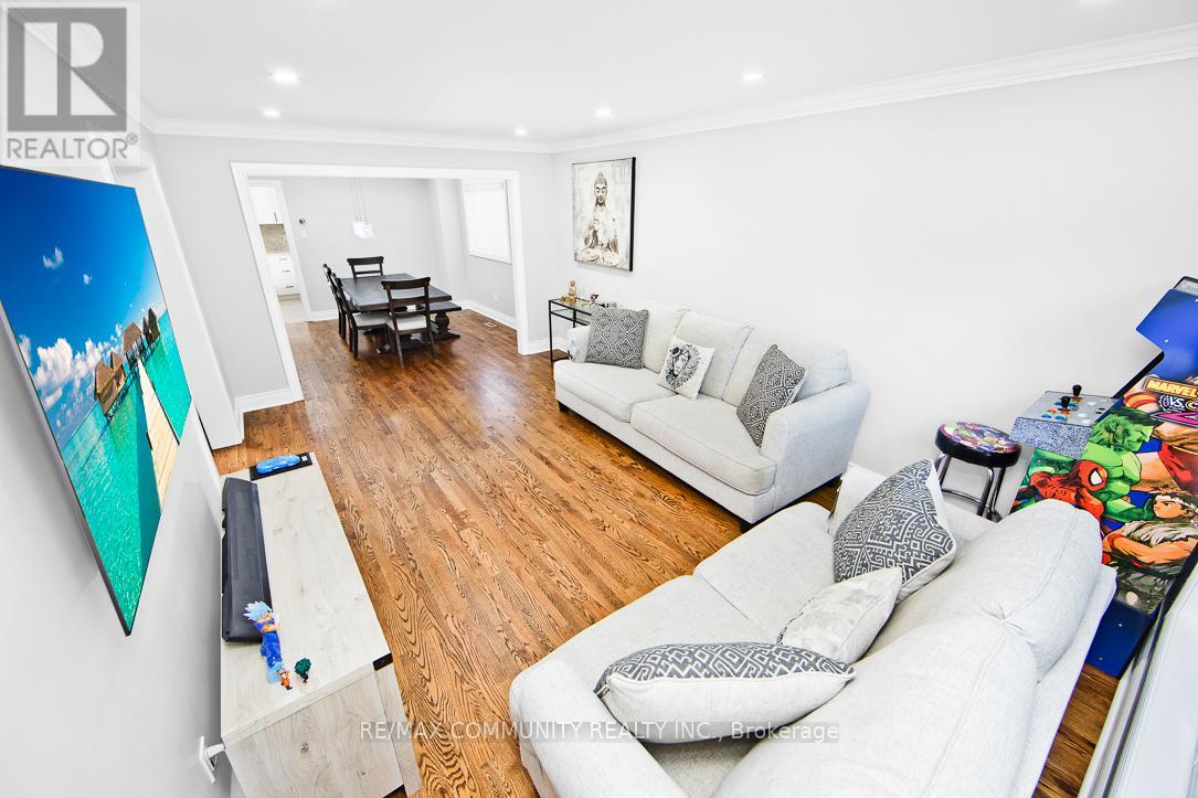 18 Winter Court, Whitby, Ontario  L1N 8Y2 - Photo 5 - E12847940