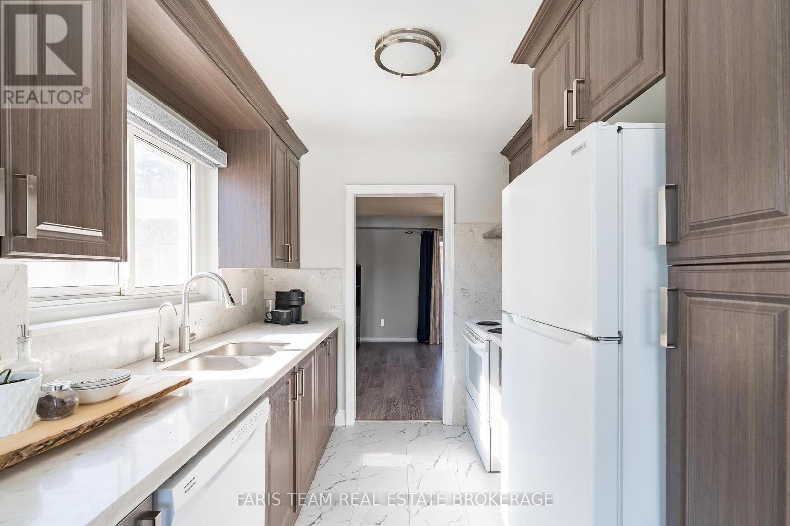 1358 Tremblay Street, Oshawa, Ontario  L1J 3X5 - Photo 5 - E12847970