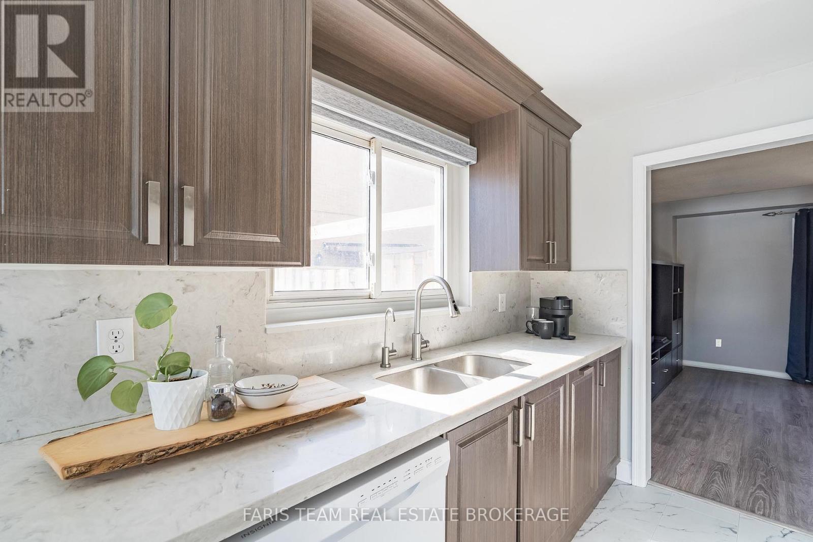 1358 Tremblay Street, Oshawa, Ontario  L1J 3X5 - Photo 6 - E12847970