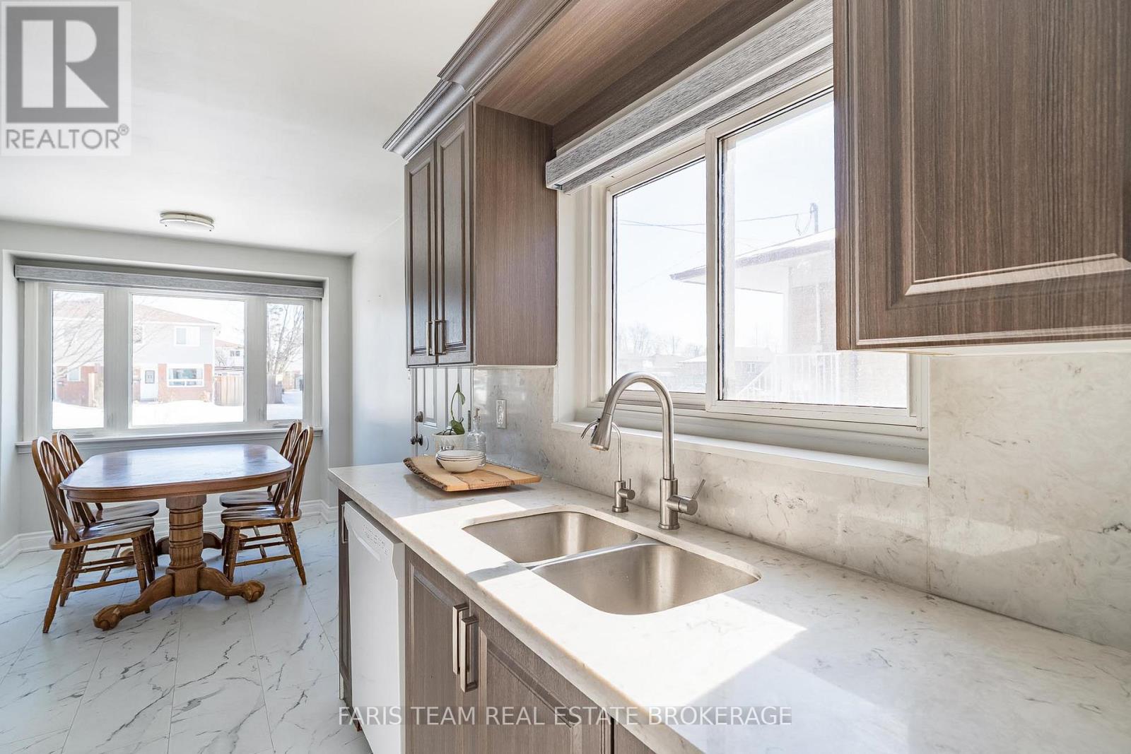 1358 Tremblay Street, Oshawa, Ontario  L1J 3X5 - Photo 8 - E12847970