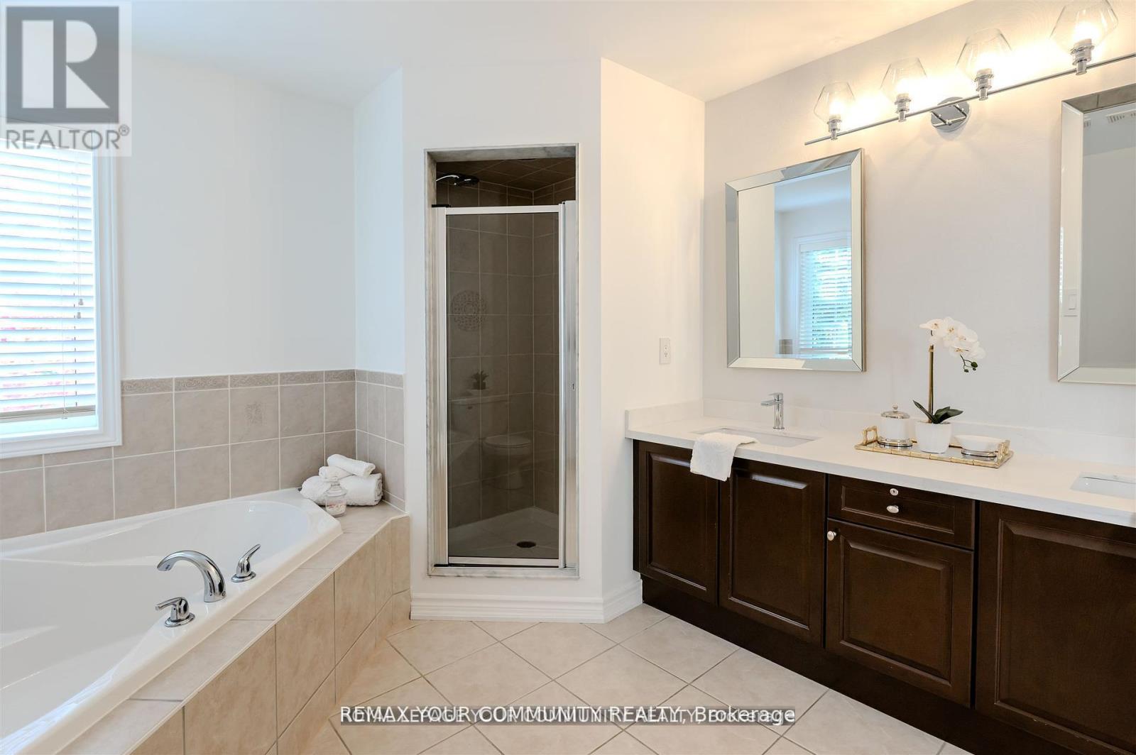 7 Sequin Drive, Richmond Hill, Ontario  L4E 0J3 - Photo 41 - N12847864