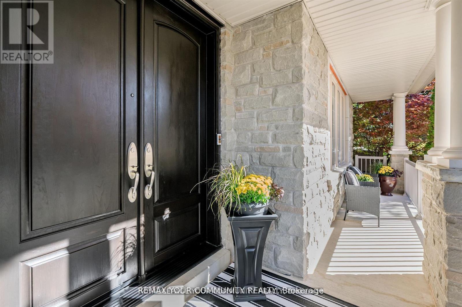 7 Sequin Drive, Richmond Hill, Ontario  L4E 0J3 - Photo 5 - N12847864