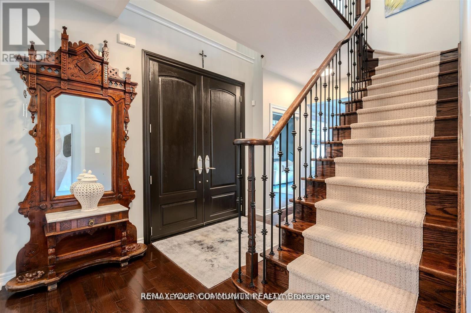 7 Sequin Drive, Richmond Hill, Ontario  L4E 0J3 - Photo 6 - N12847864