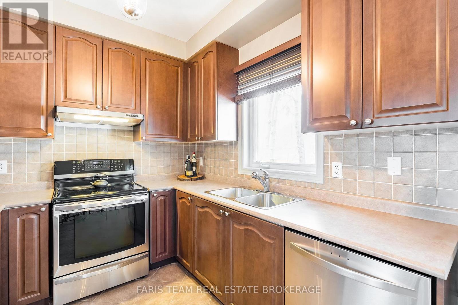 272 Tom Taylor Crescent, Newmarket, Ontario  L3X 3E8 - Photo 6 - N12847870