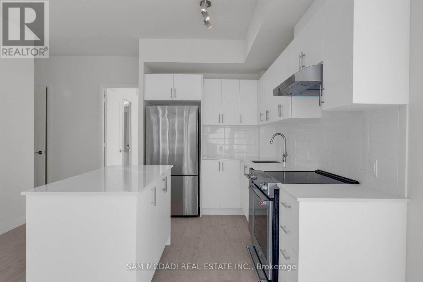 809 - 27 Korda Gate, Vaughan (Vellore Village), Ontario  L4K 0P6 - Photo 8 - N12847914