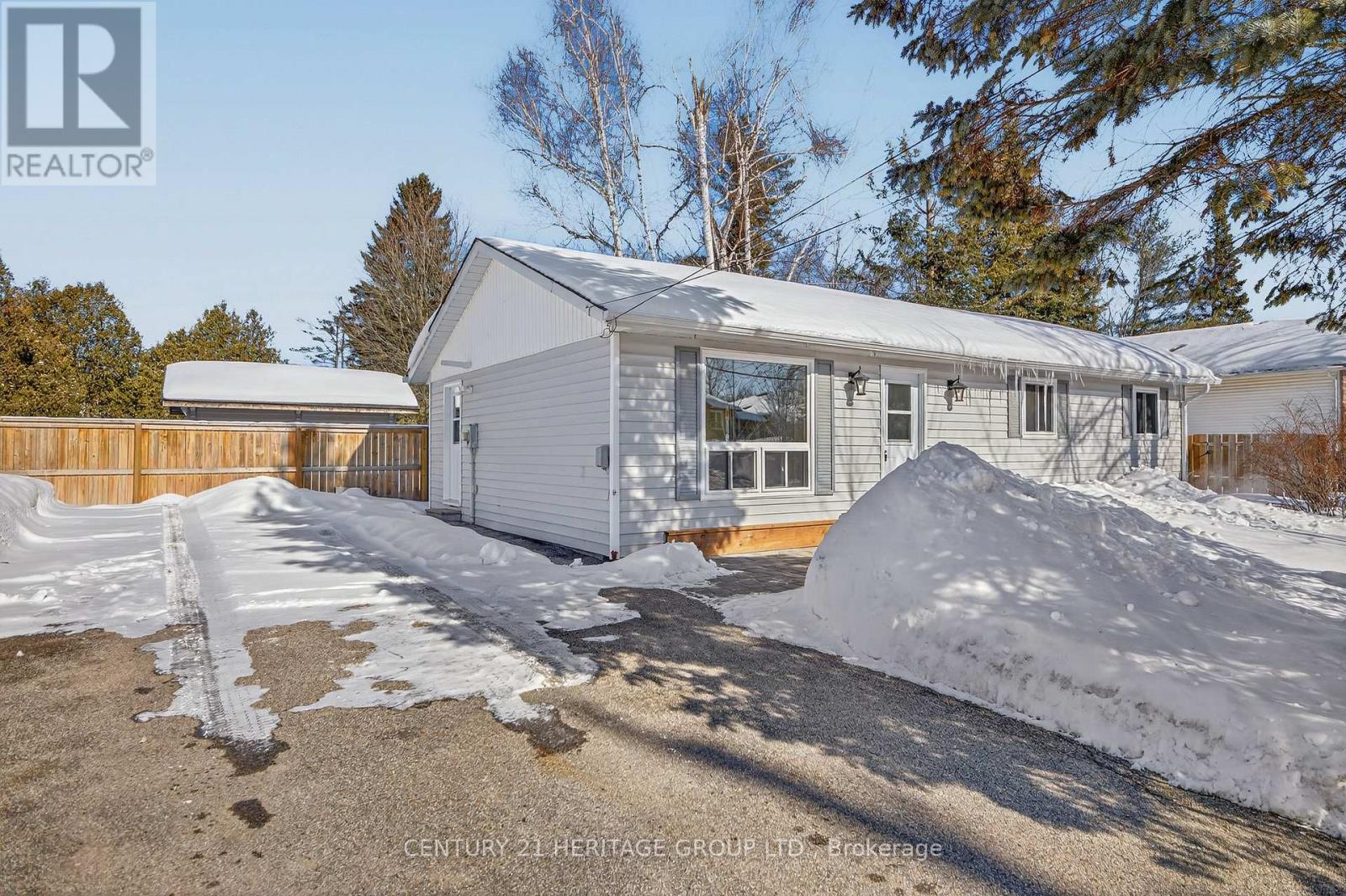 854 9th Line, Innisfil, Ontario  L9S 3Y8 - Photo 1 - N12847918