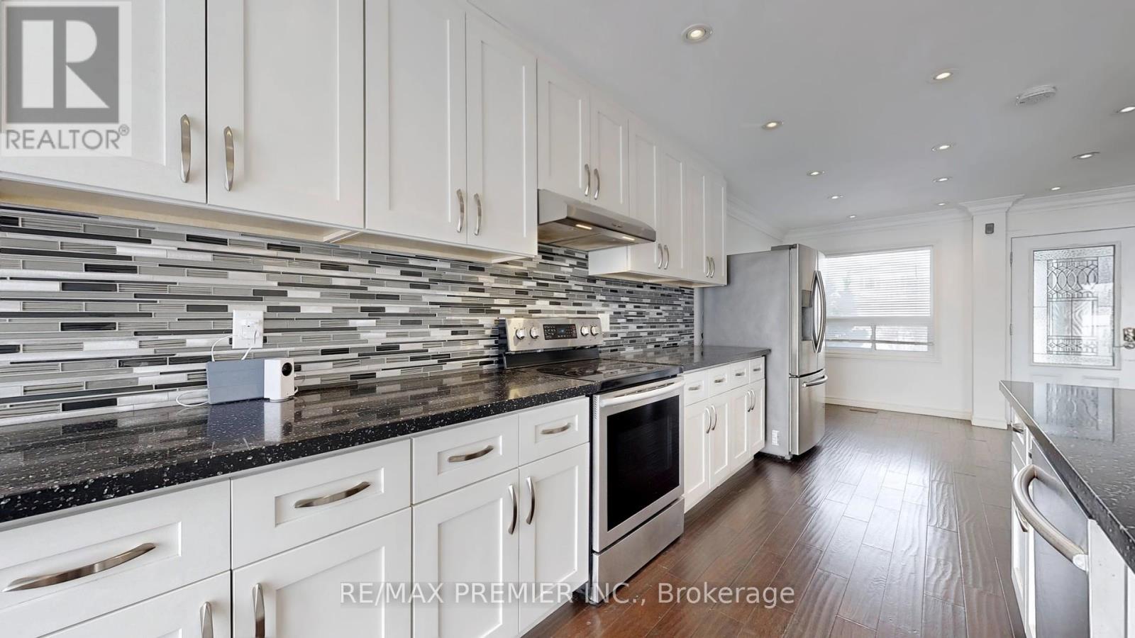 742 Beman Drive, Newmarket, Ontario  L3Y 4Z2 - Photo 19 - N12847942