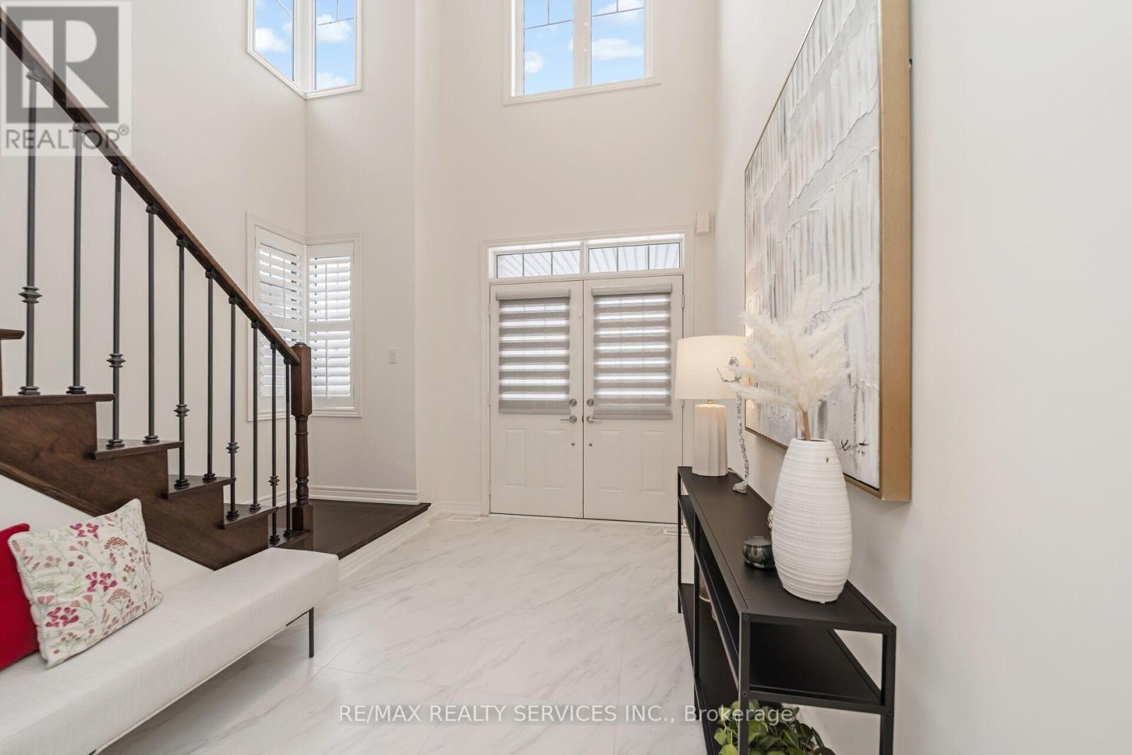 564 MACTIER DRIVE, Vaughan, Ontario