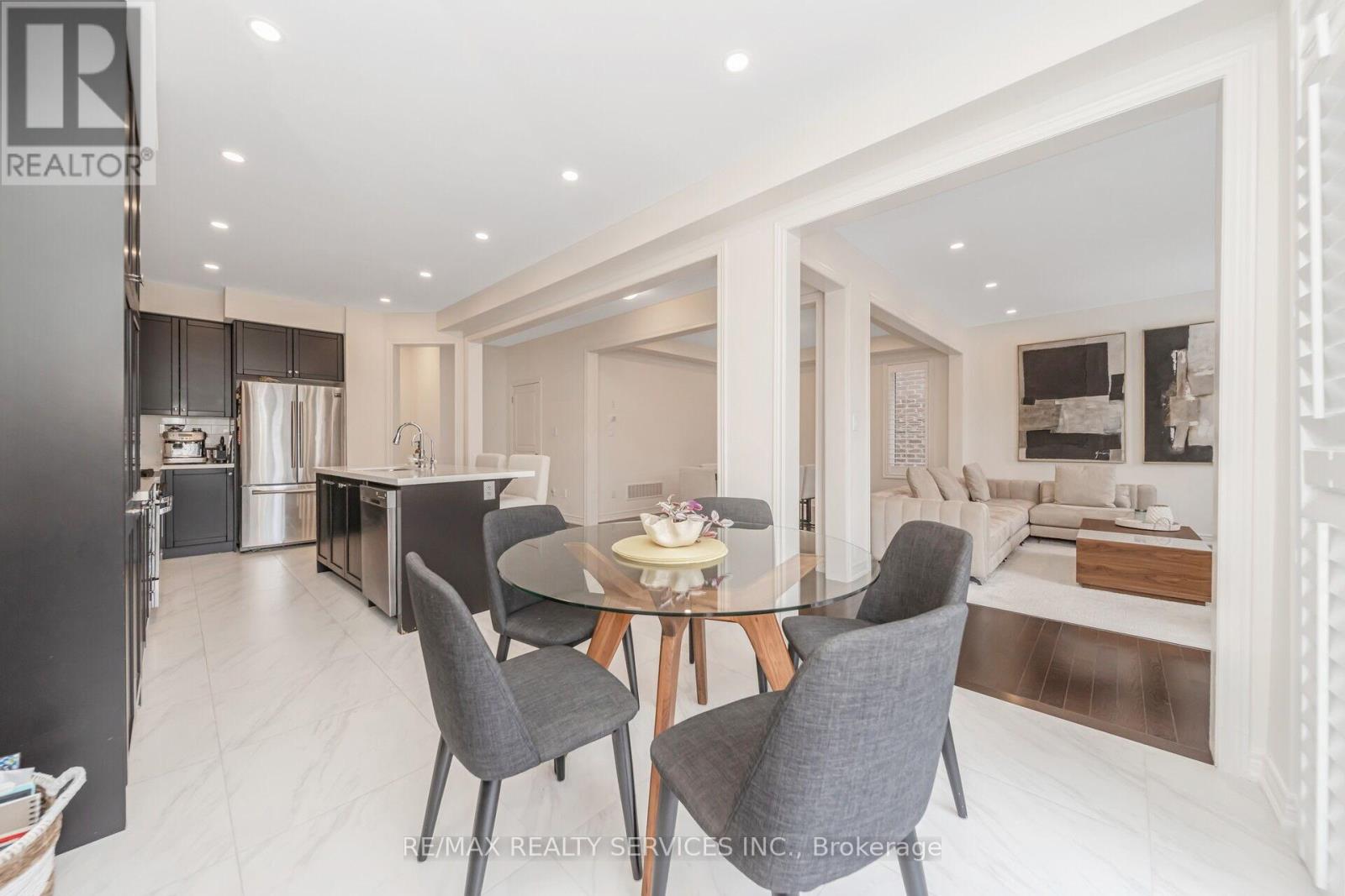 564 Mactier Drive, Vaughan, Ontario  L4H 4T9 - Photo 11 - N12847968