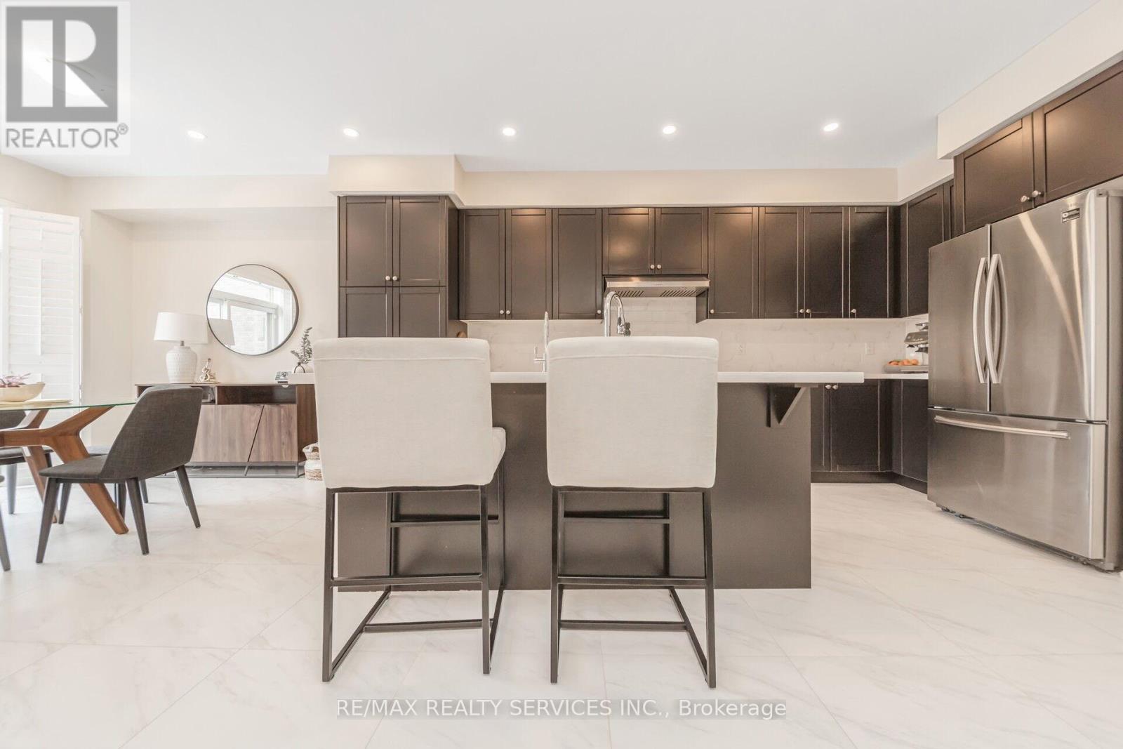 564 Mactier Drive, Vaughan, Ontario  L4H 4T9 - Photo 17 - N12847968