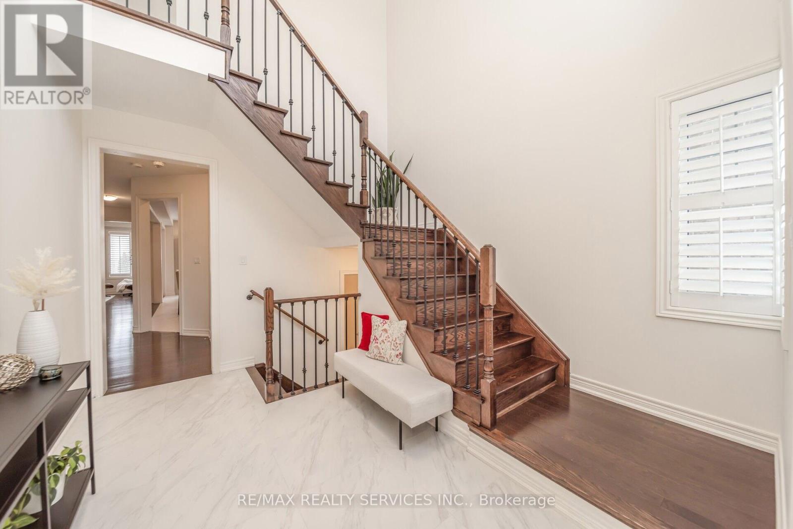 564 Mactier Drive, Vaughan, Ontario  L4H 4T9 - Photo 18 - N12847968