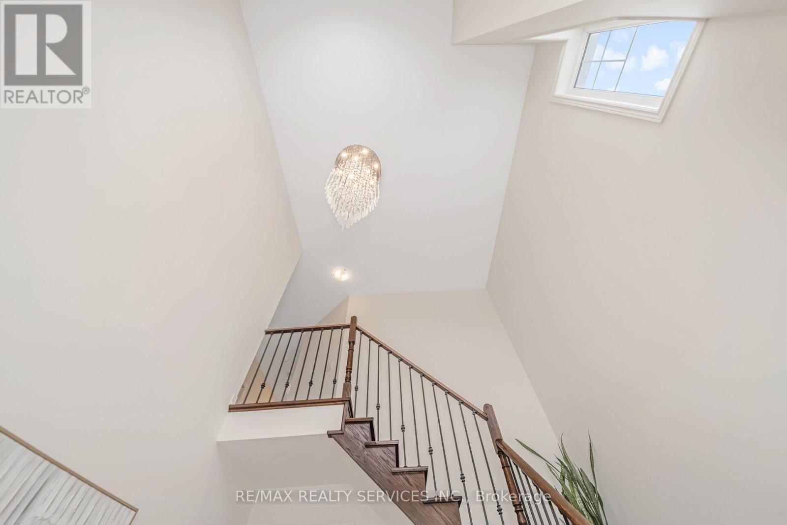 564 Mactier Drive, Vaughan, Ontario  L4H 4T9 - Photo 19 - N12847968