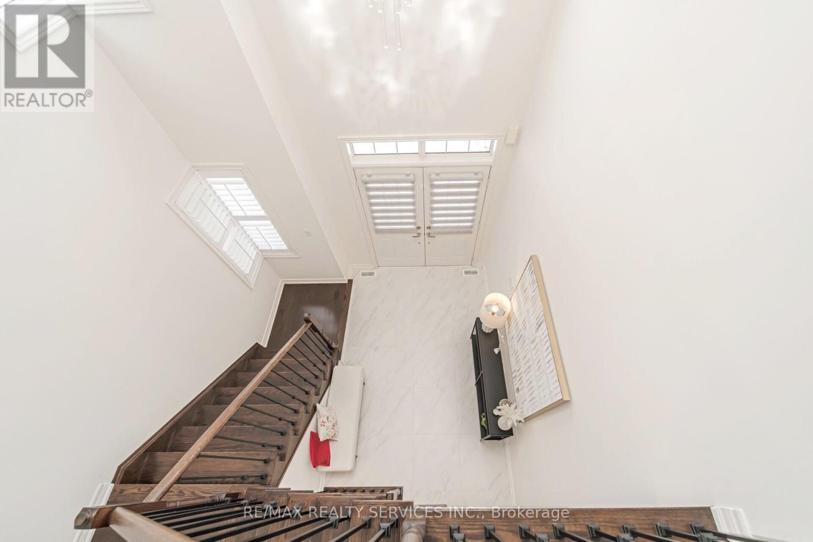 564 Mactier Drive, Vaughan, Ontario  L4H 4T9 - Photo 24 - N12847968