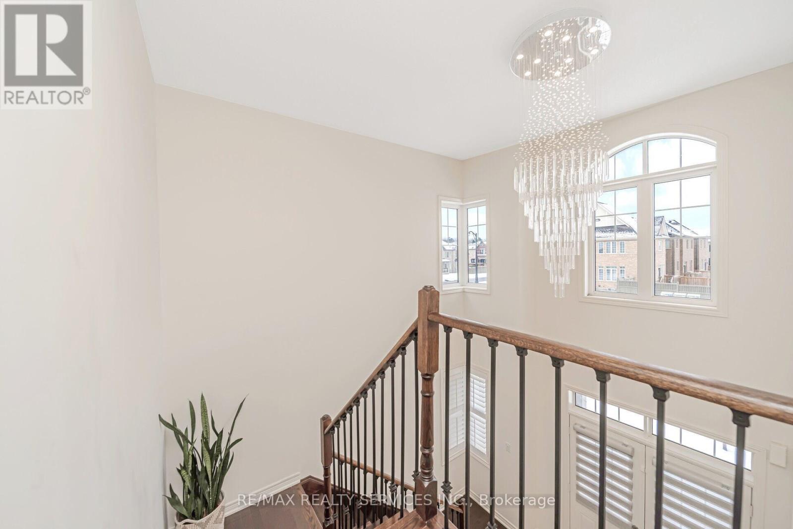 564 Mactier Drive, Vaughan, Ontario  L4H 4T9 - Photo 25 - N12847968