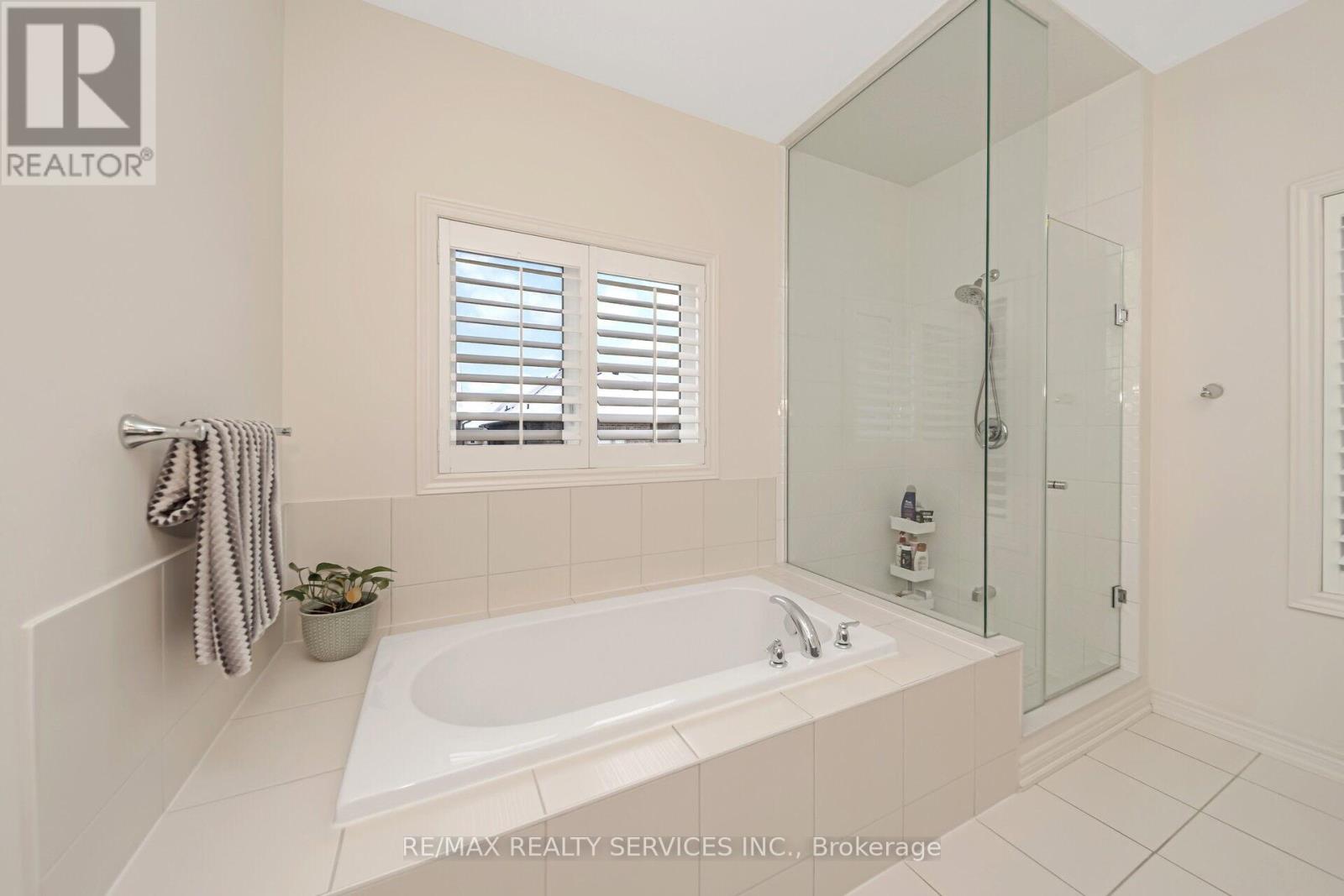 564 Mactier Drive, Vaughan, Ontario  L4H 4T9 - Photo 29 - N12847968