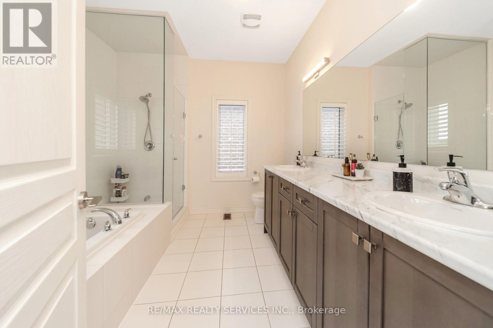 564 Mactier Drive, Vaughan, Ontario  L4H 4T9 - Photo 31 - N12847968