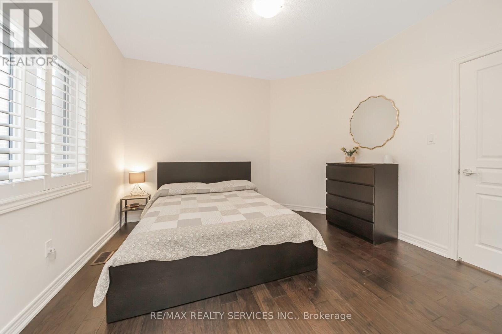 564 Mactier Drive, Vaughan, Ontario  L4H 4T9 - Photo 34 - N12847968