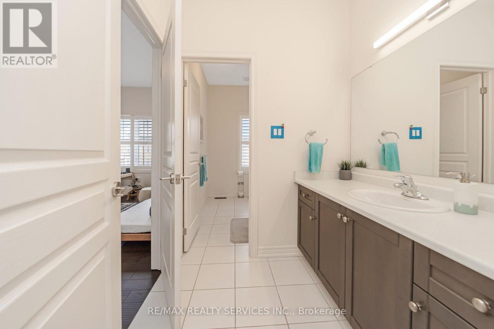 564 Mactier Drive, Vaughan, Ontario  L4H 4T9 - Photo 40 - N12847968