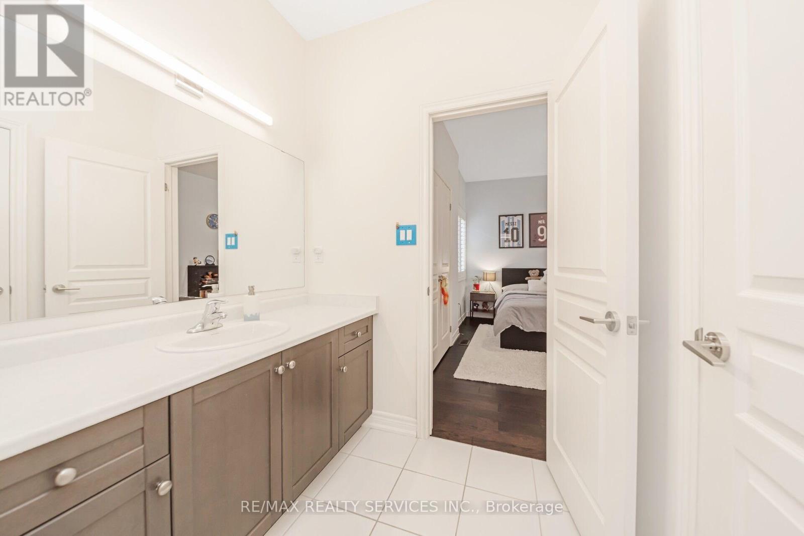 564 Mactier Drive, Vaughan, Ontario  L4H 4T9 - Photo 42 - N12847968