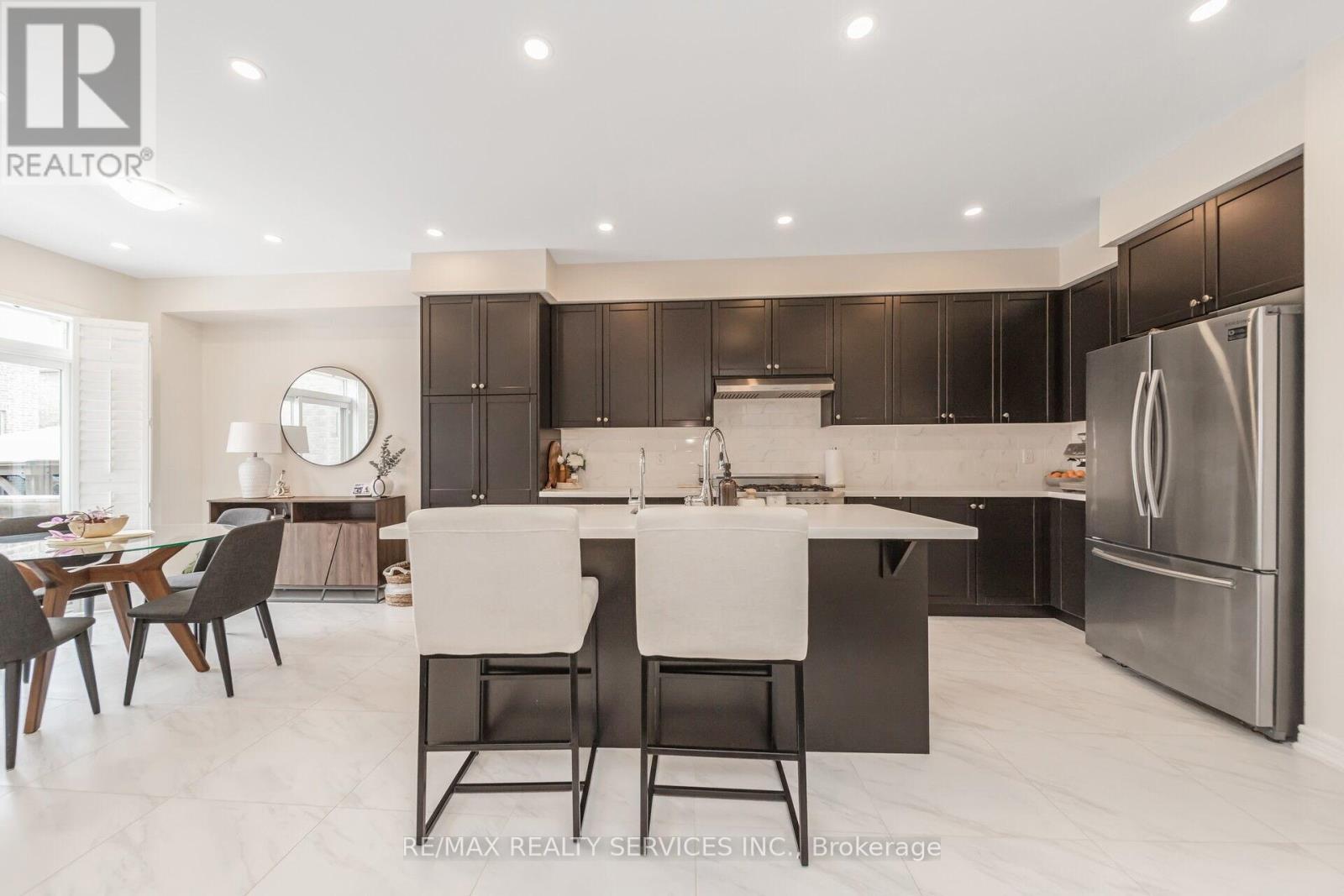 564 Mactier Drive, Vaughan, Ontario  L4H 4T9 - Photo 6 - N12847968