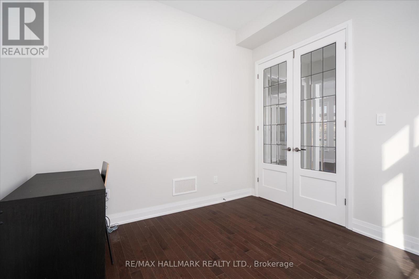 6 Dennis Reed Court, Aurora, Ontario  L4G 4A5 - Photo 10 - N12847996