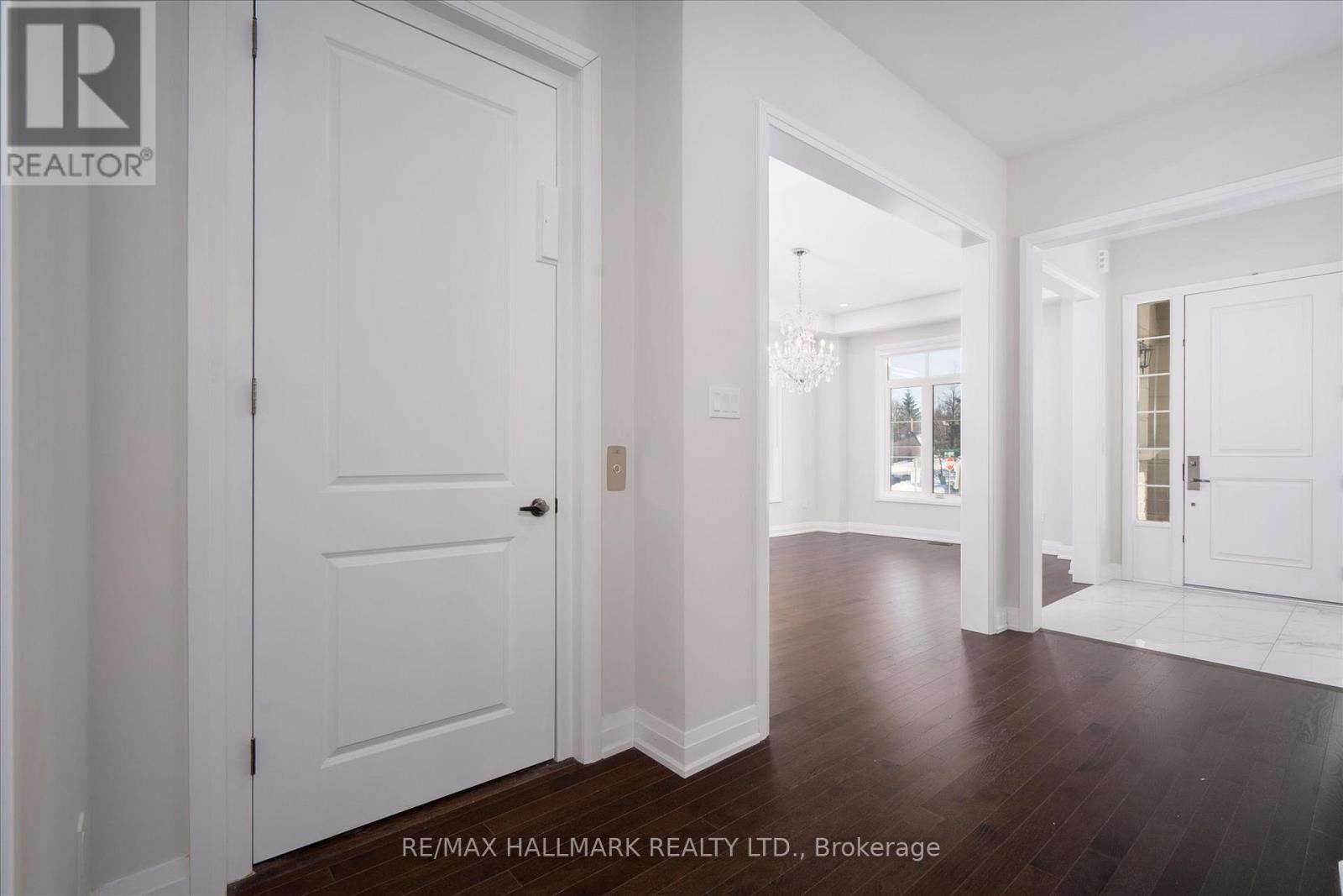 6 Dennis Reed Court, Aurora, Ontario  L4G 4A5 - Photo 11 - N12847996