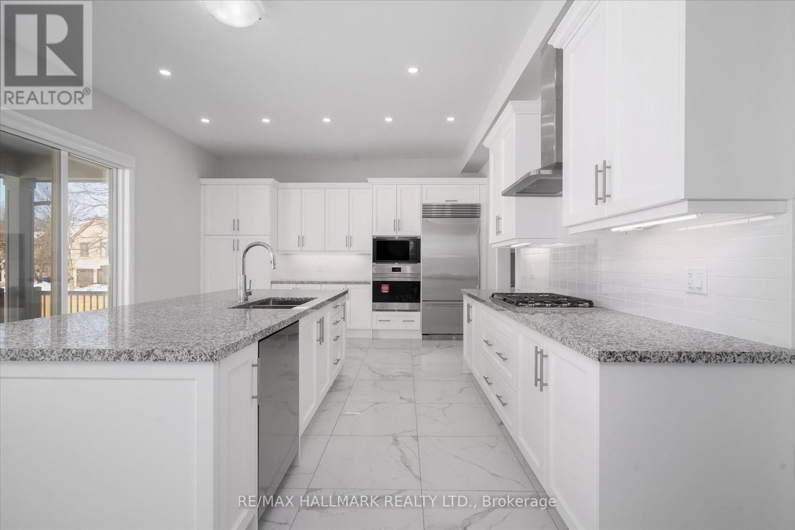 6 Dennis Reed Court, Aurora, Ontario  L4G 4A5 - Photo 19 - N12847996