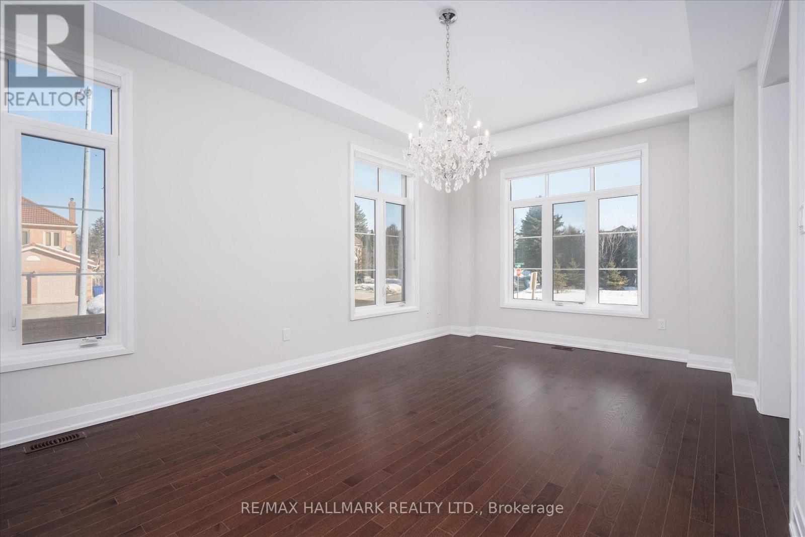 6 Dennis Reed Court, Aurora, Ontario  L4G 4A5 - Photo 7 - N12847996