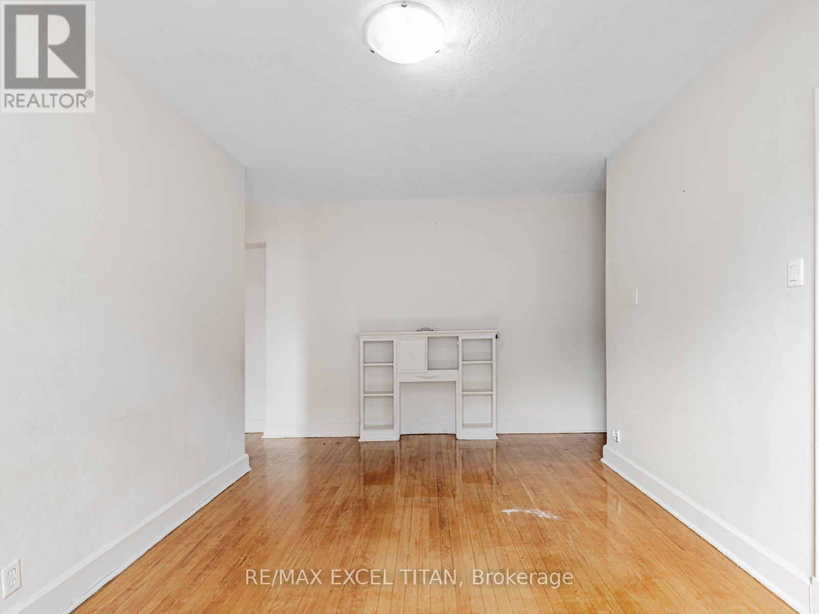 34 - 1 Mallory Gardens, Toronto (Yonge-St. Clair), Ontario  M4V 2A6 - Photo 4 - C12796992